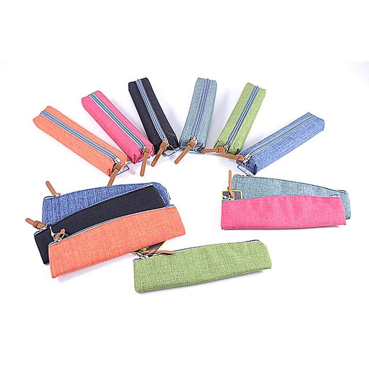 B-box - buste portapenne con zip di color argento in 2 formati.